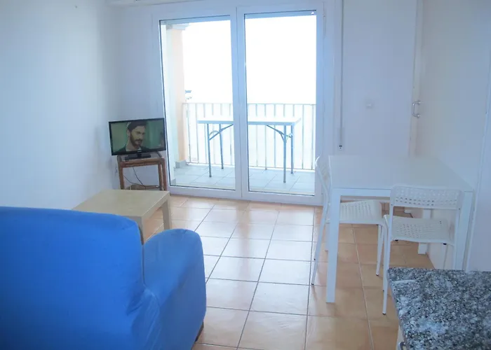Nines 3b L' Escala